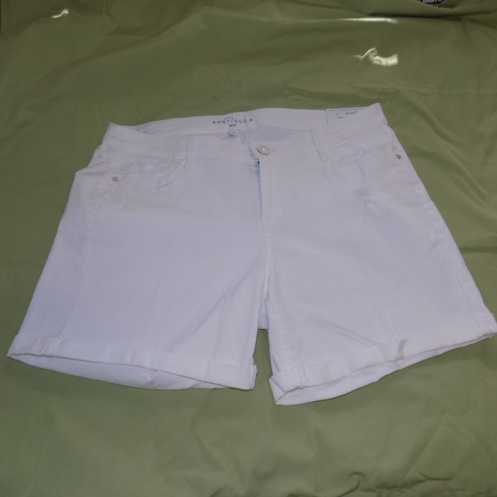 NWT Boutique Denim Midi Shorts Size 18W